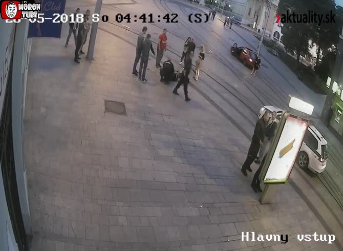 Video :killed while defending a pal against a stalker